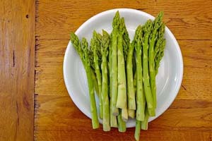 weißer Spargel aus Lindach