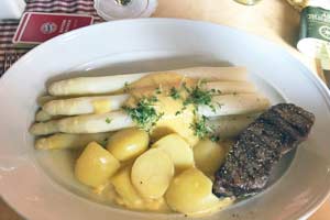 weißer Spargel aus Lindach
